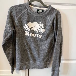 Roots crewneck sweatshirt size S
